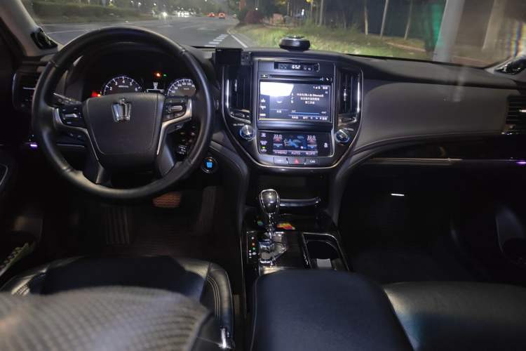 Used Toyota Crown 2015 2.5L Smart Edition
