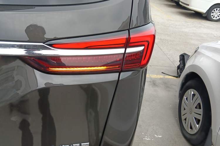 Used Buick GL8 2021 Land Cruiser Executive Class 652T Luxury Model