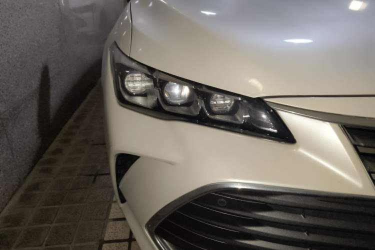 Used Toyota Avalon 2019 2.5L Touring Premium Version China VI Standard
