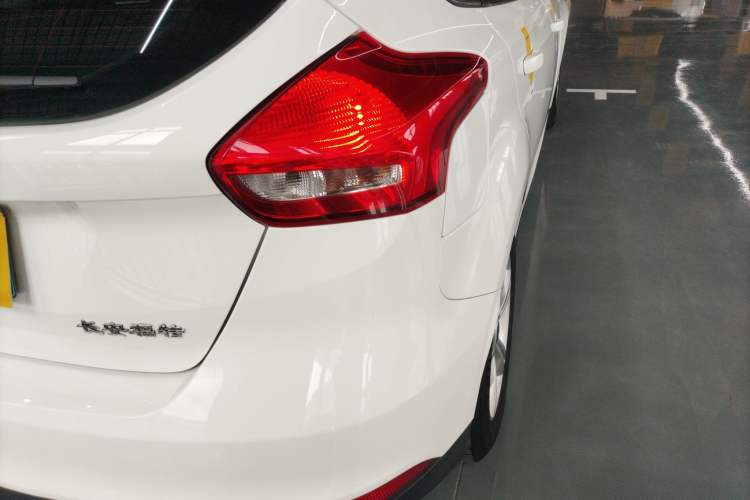 Used Ford Focus 2018 Hatchback Classic 1.6L Automatic Comfort Plus SmartDrive Edition
