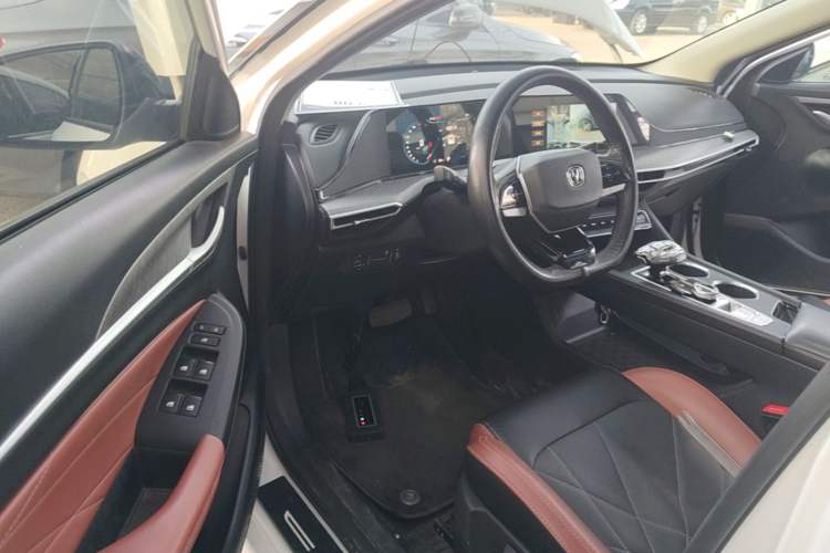 Used CHANGAN Eado 2022 PLUS Blue Whale NE 1.4T GDI DCT Prestige Edition Driver Seat