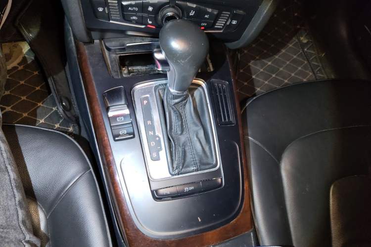 Used Audi A4L 2012 2.0 TFSI automatic Comfort trim level