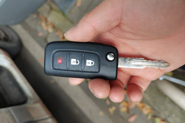 Used Foton Toano 2020 2.5T Manual Tongtu Short Wheelbase Flat Roof 5/6/7-Seater 4J25TC3