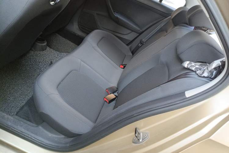 Used Volkswagen Santana 2013 1.4L Manual Fashion Edition Left Rear Seat