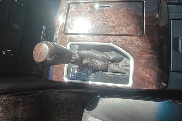 Used Toyota Camry 2016 2.0G 10th Anniversary Leading Edition
