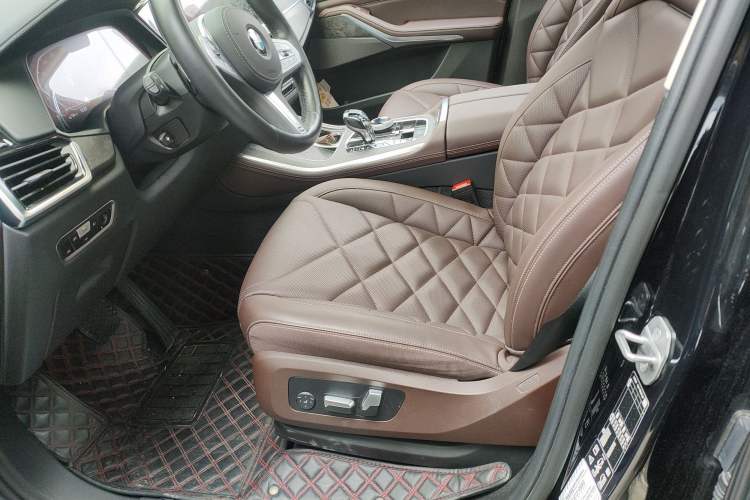 Used BMW X5 2022 xDrive 30Li Luxury M Sport Package
