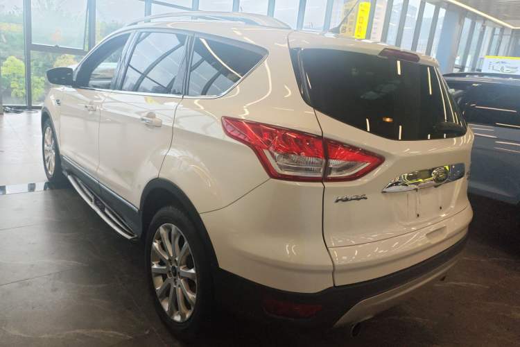Used Ford Kuga 2015 1.5L GTDi Four-Wheel-Drive Elite Model Rear Left 45 Deg