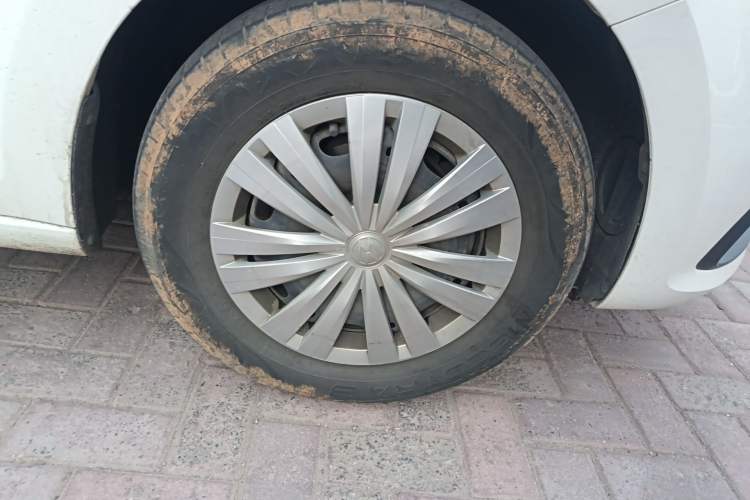 Used Volkswagen Santana 2021 1.5L Automatic Fashion Edition Right Front Wheel Hub