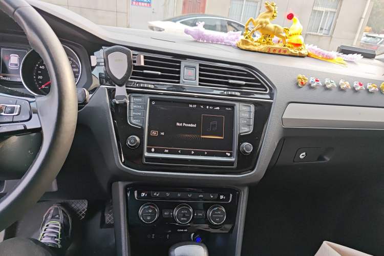 Used Volkswagen Tiguan L 2017 330TSI Automatic Two-Wheel Drive Luxury Edition