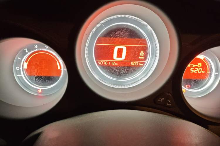 Used Citroen C4L 2013 1.6L Manual Jingxiang Edition Odometer Close Up