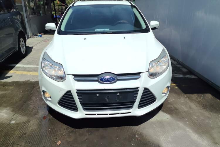 Used Ford Focus 2012 Sedan 1.6L Automatic Fashion Edition