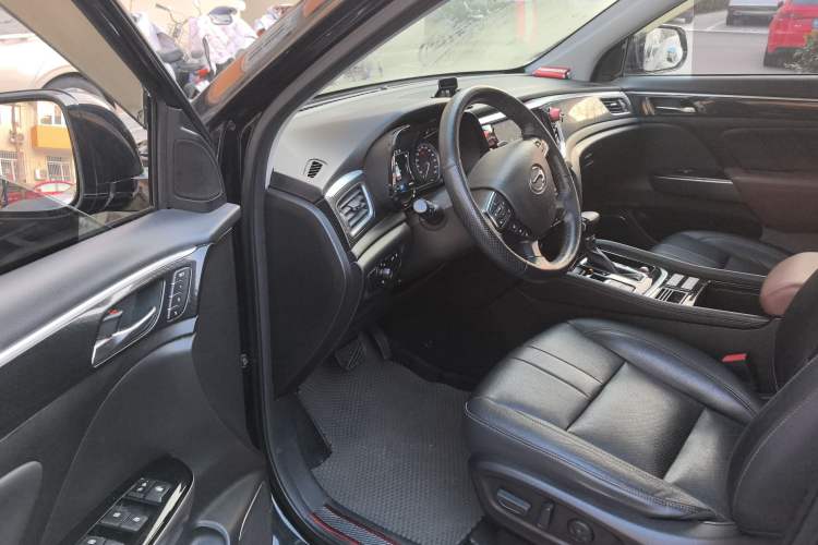 Used GAC Trumpchi GS7 2017 320T Two-Wheel-Drive Luxury Smart Connectivity Model
