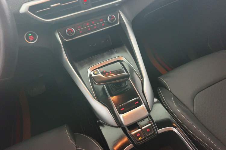 Used SAIC MAXUS EUNIQ 5 2020 1.3T PLUG-IN Elite Edition