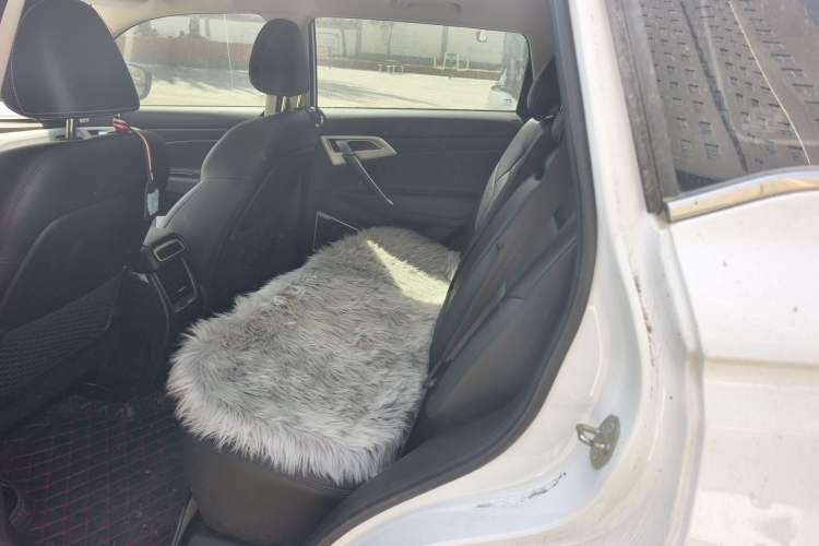 Used Geely Auto Emgrand X7 Sport 2020 1.8TD DCT Two-Wheel Drive Smart Connect 4G-Enabled Version
