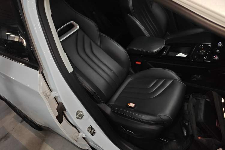 Used NETA U 2022 Zhi400 Pro Ternary Lithium