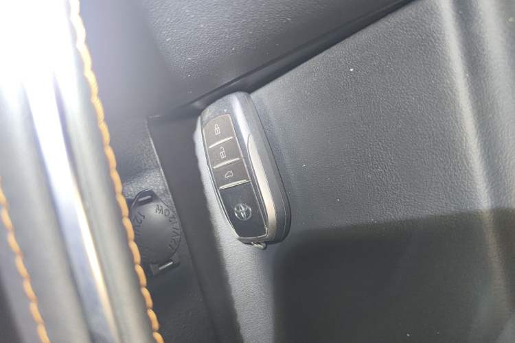 Used Toyota Avalon 2024 Dual-Motor 2.0L Luxury Edition Vehicle Key