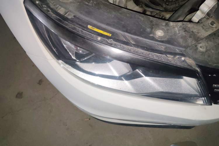 Used Volkswagen Tiguan 2016 300TSI Automatic All-Wheel Drive Fashion Vision Edition Right Front Headlight