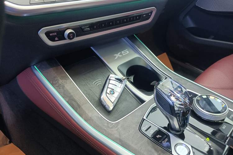 Used BMW X5 2022 Restyled xDrive 30Li Luxury Version M Sport Package
