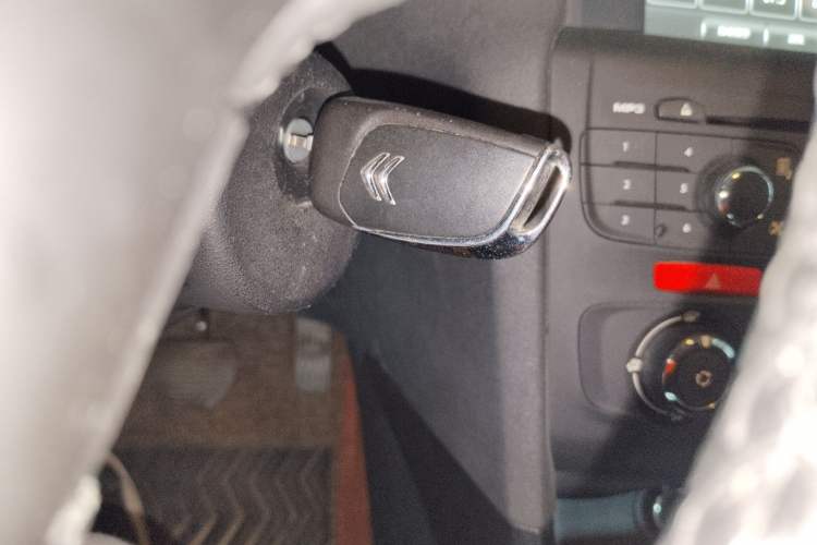 Used Citroen C4L 2014 1.8L Intelligent Drive Automatic Enjoyment Model Vehicle Key