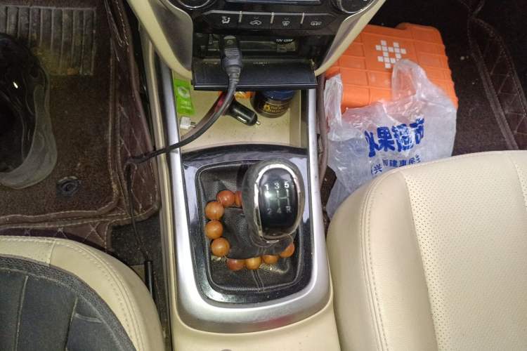 Used CHANGAN Eado 2015 1.6L Manual Luxury Model China IV Standard Gear Lever