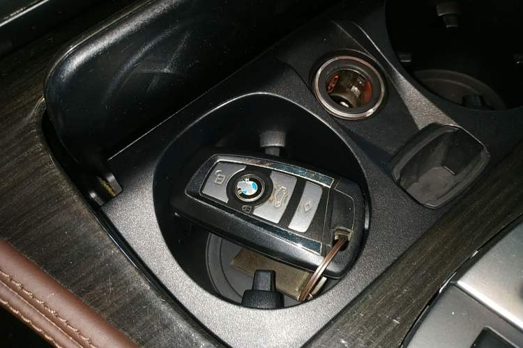 Used BMW 5 Series 2014 525Li Luxury Design Package
