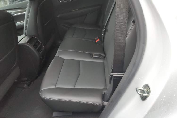 Used Cadillac XT5 2022 2.0T Four-Wheel Drive Luxury Version (Hummingbird Edition) Left Rear Seat