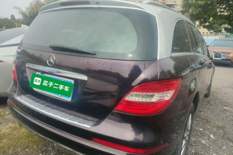 Used Mercedes-Benz R-Class 2010 R 300 L Luxury Model