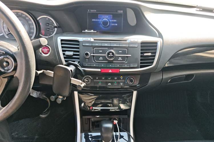 Used Honda Accord 2016 2.0L Comfort Edition Audio And AC Panel