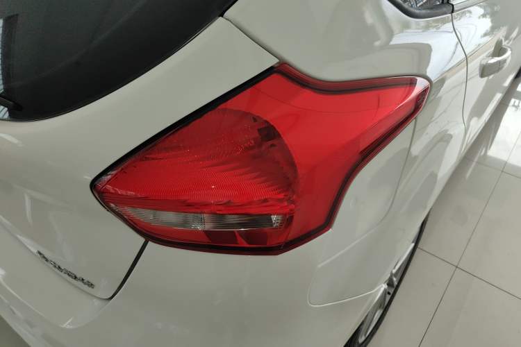 Used Ford Focus 2018 Hatchback Classic 1.6L Automatic Trendy SmartDrive Edition