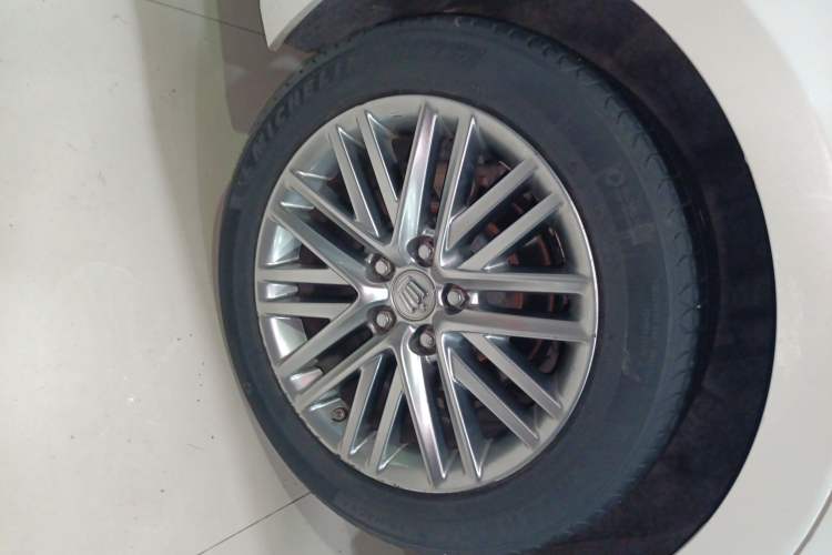 Used Toyota Crown 2015 2.5L Elite Edition Right Rear Wheel Hub