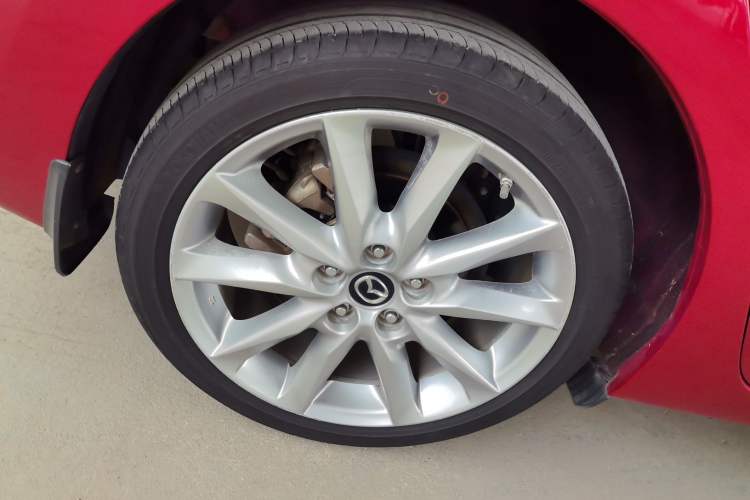 Used Mazda 3 Axela 2017 Sedan 2.0L Automatic Flagship Model China V Standard Right Rear Wheel Hub