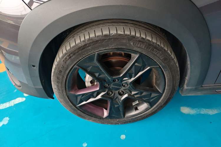 Used Lynk & Co 02 2019 High-Energy Edition 2.0T Automatic Two-Wheel Drive Shine Pro Edition China VI Standard Left Front Wheel Hub