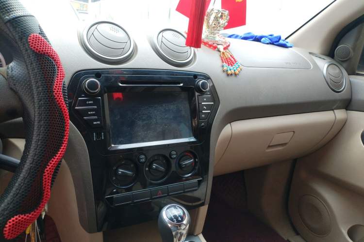 Used JMC Yuhu 7 2012 2.4T Four-Wheel Drive Manual Standard Edition JX4D24 Audio And AC Panel