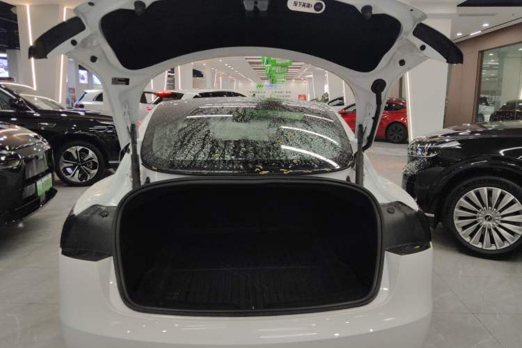 Used Tesla Model 3 2025 Rear-Wheel-Drive Version Trunk