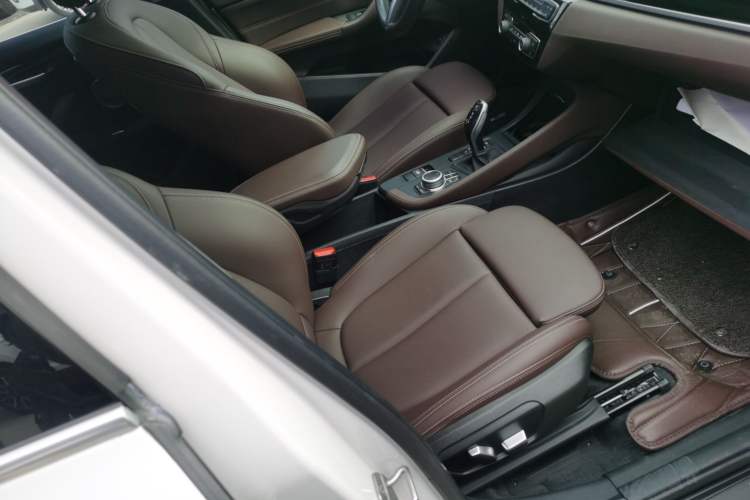 Used BMW X1 2022 sDrive25Li Leading Model Right Front Seat