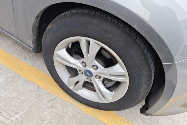 Used Ford Focus 2012 Sedan 1.6L Automatic Fashion Edition