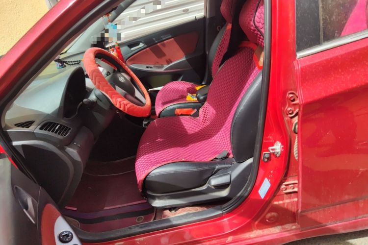 Used Hyundai Verna Ray 2014 1.4L Automatic GLX
