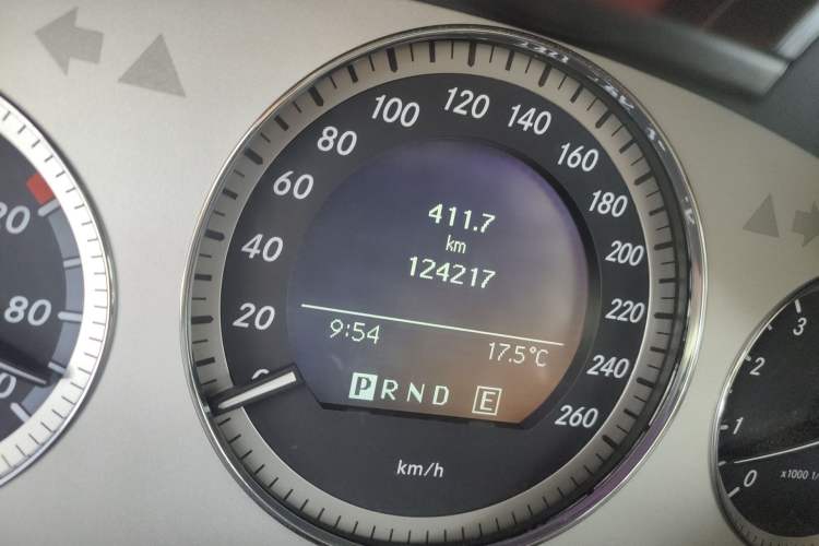 Used Mercedes-Benz GLK-Class 2011 GLK 300 4MATIC Fashion Model
