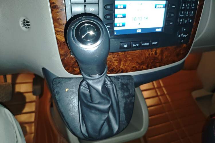 Used Mercedes-Benz Viano  Gear Lever