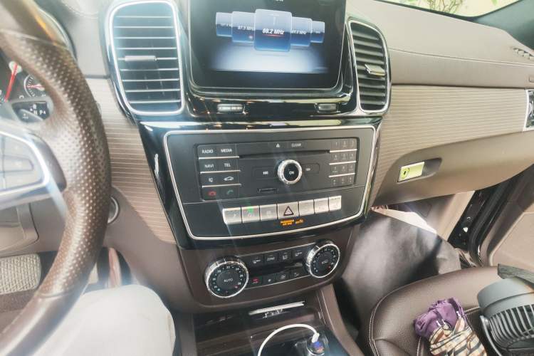 Used Mercedes-Benz GLE 2018 GLE 320 4MATIC Dynamic Edition Collector's Edition Audio And AC Panel