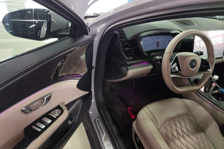 Used BYD Han 2025 DM-i Intelligent Driving Edition 125KM LiDAR Flagship Model