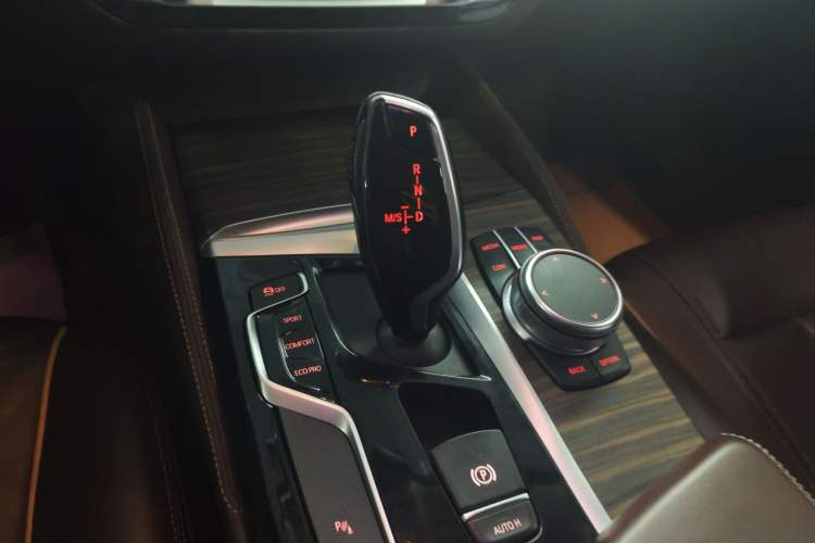 Used BMW 5 Series 2019 530Li Leading Model Luxury Package Gear Lever