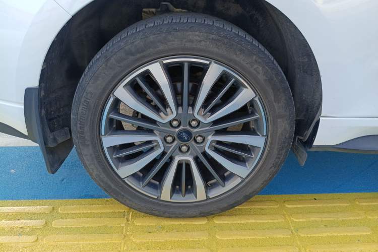 Used Ford Edge 2021 PLUS EcoBoost 245 Two-Wheel-Drive Titanium 7-Seater
