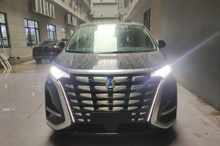 Used Denza D9 2024 DM-i 980 Four-Wheel Drive Prestige Model
