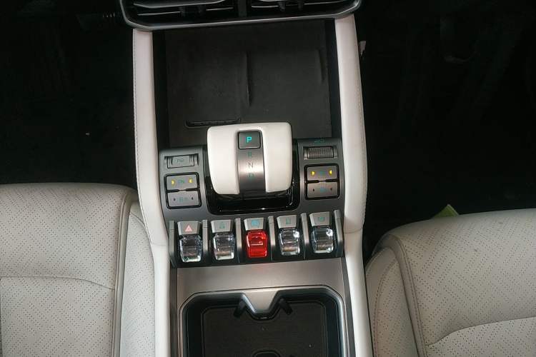 Used Formula Leopard Titanium 3 2025 501 km Range Rear-Wheel Drive Intelligent Driving Max Edition