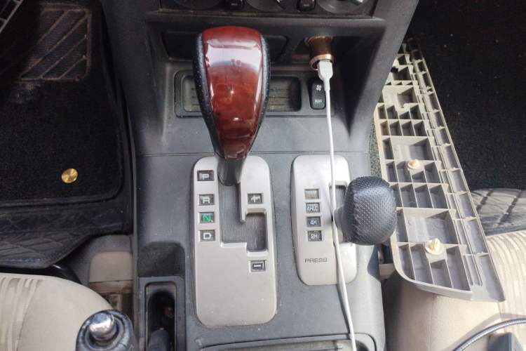 Used Mitsubishi Pajero 2011 V73 3.0L AT GLX
