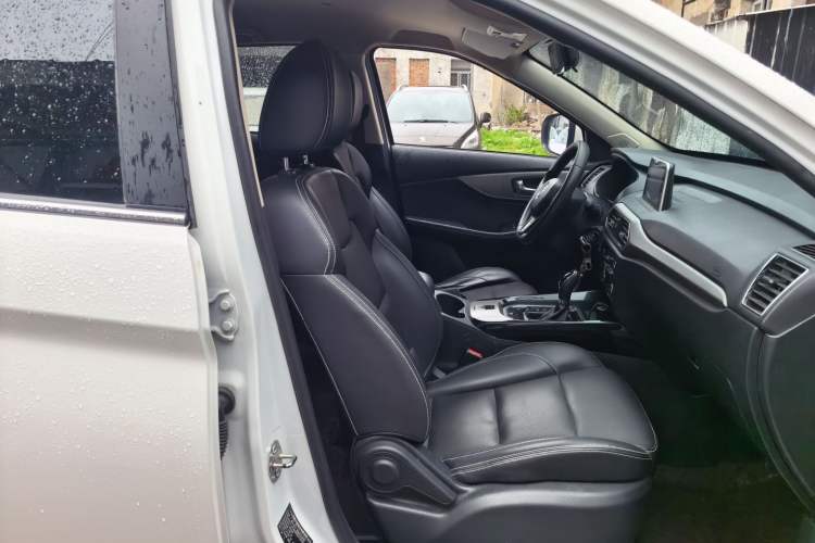 Used Dongfeng Fengon S560 2019 1.8L CVT Elite Model Right Front Seat