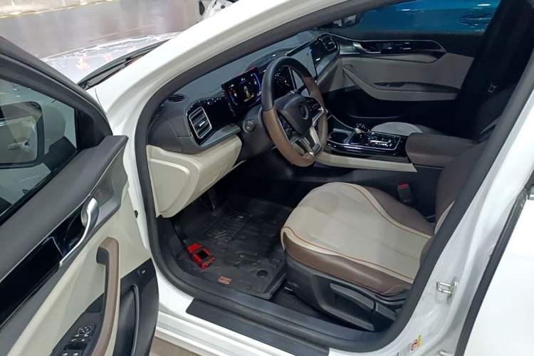 Used BYD Qin PLUS 2024 Honor Edition EV 510KM Leading Model