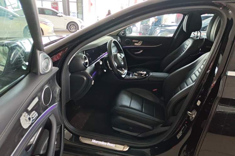 Used Mercedes-Benz E-Class 2016 E 300 L Sporty and Stylish Model