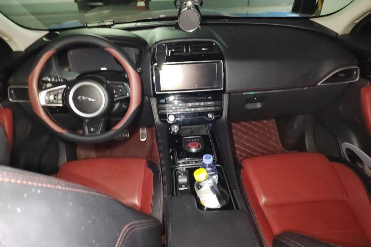 Used Jaguar F-PACE 2016 2.0T Two-Wheel-Drive R-Sport Sport Edition